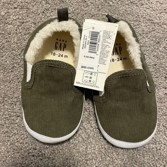 GAP Other - NWT Baby Gap slip on shoes, size 5 (18-24 months)